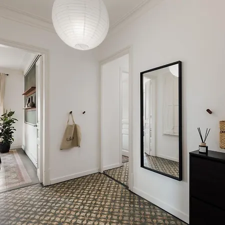 Apartamento Thracian - 3 Bedrooms And Balcony In L'antiga Esquerra De L'eixample