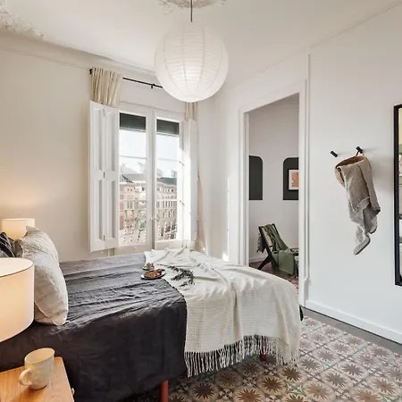 Thracian - 3 Bedrooms And Balcony In L'antiga Esquerra De L'eixample Appartement
